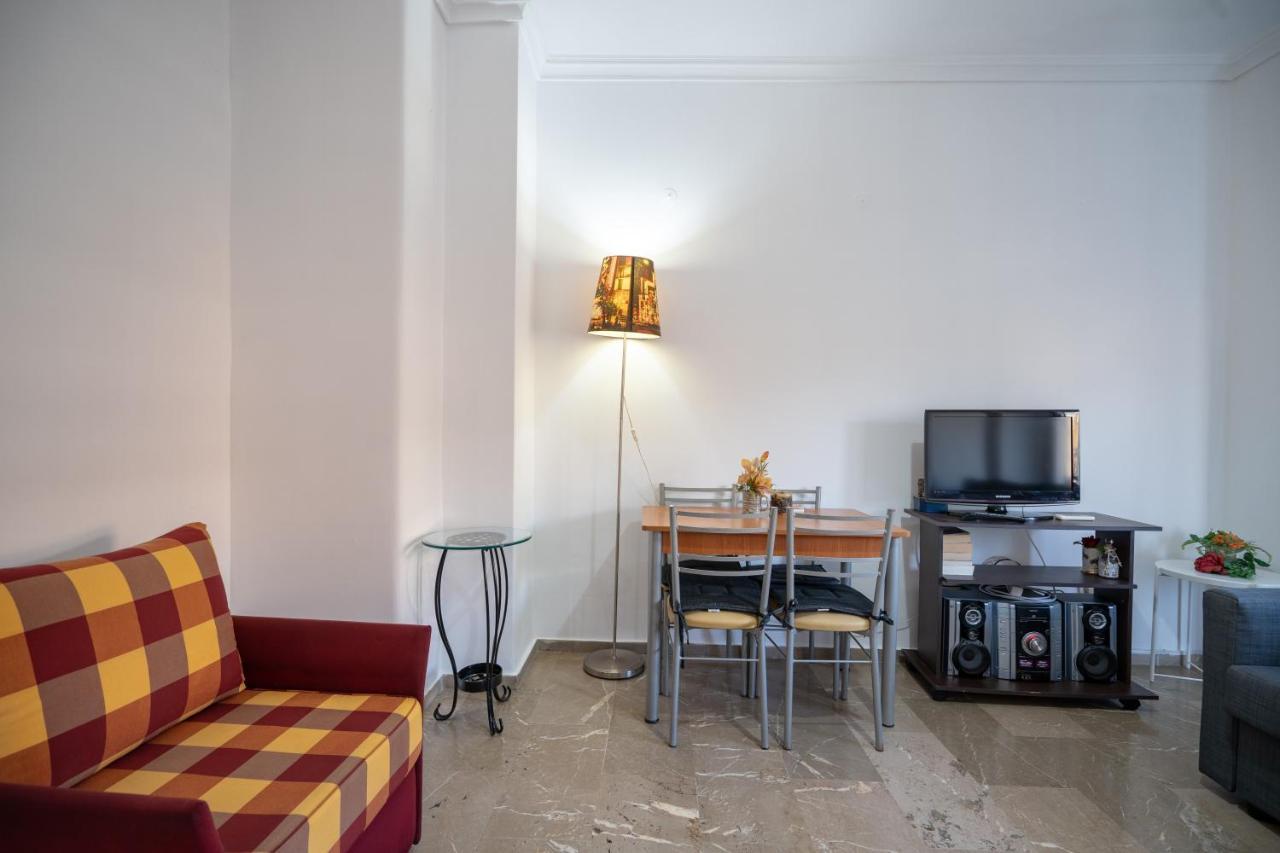 Dimotiko Theatro Metro St. 1 Bedroom 4 Pers. Flat 比雷埃夫斯 外观 照片