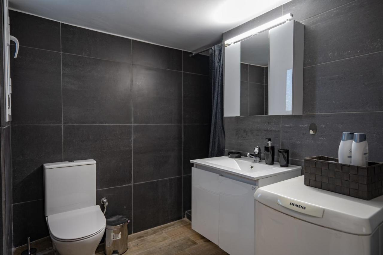 Dimotiko Theatro Metro St. 1 Bedroom 4 Pers. Flat 比雷埃夫斯 外观 照片