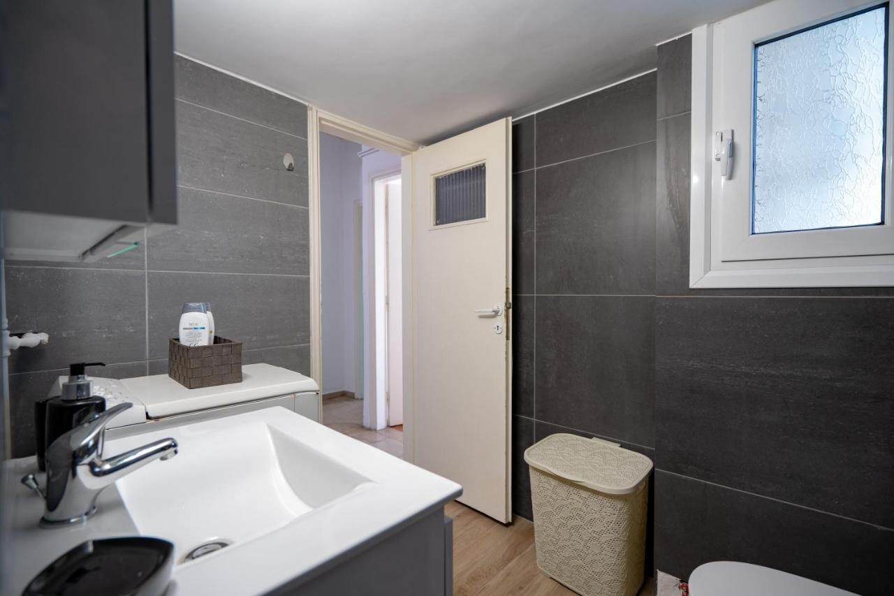 Dimotiko Theatro Metro St. 1 Bedroom 4 Pers. Flat 比雷埃夫斯 外观 照片